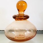 vintage parfumfles oranje glas gegraveerd
