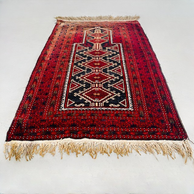 Vintage handgeknoopt Perzisch tapijt rood
